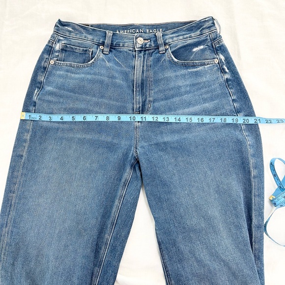 AE Relaxed Mom Jean - Picture 8 of 14